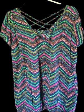 Dots Multicolor Chevron Crisscross Short Sleeve Top
